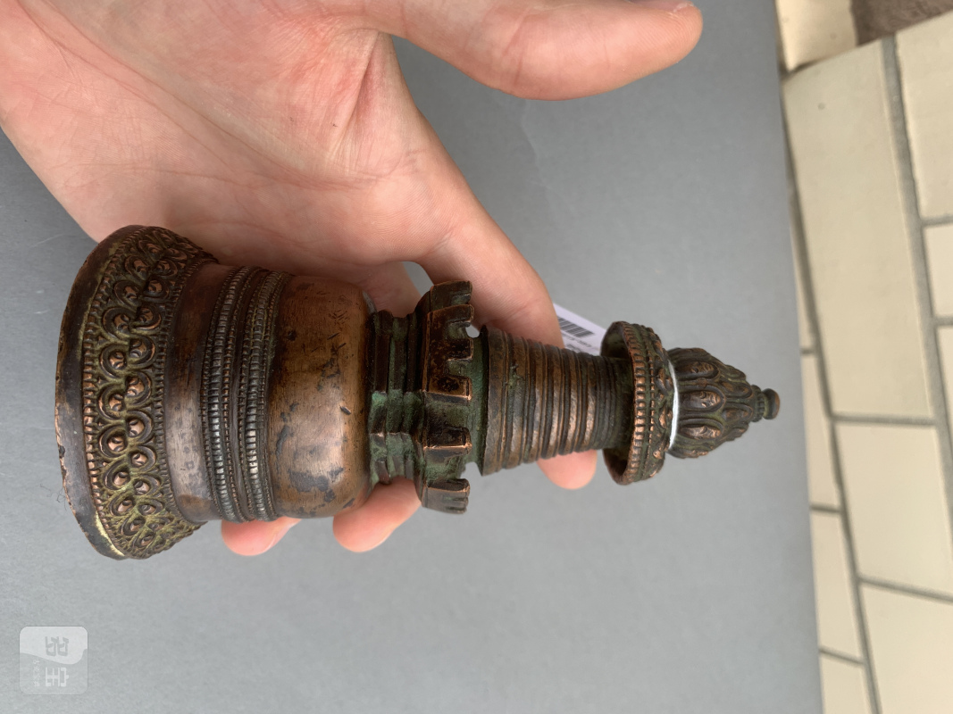 A COPPER STUPA WITH SILVER INLAYS - 图6